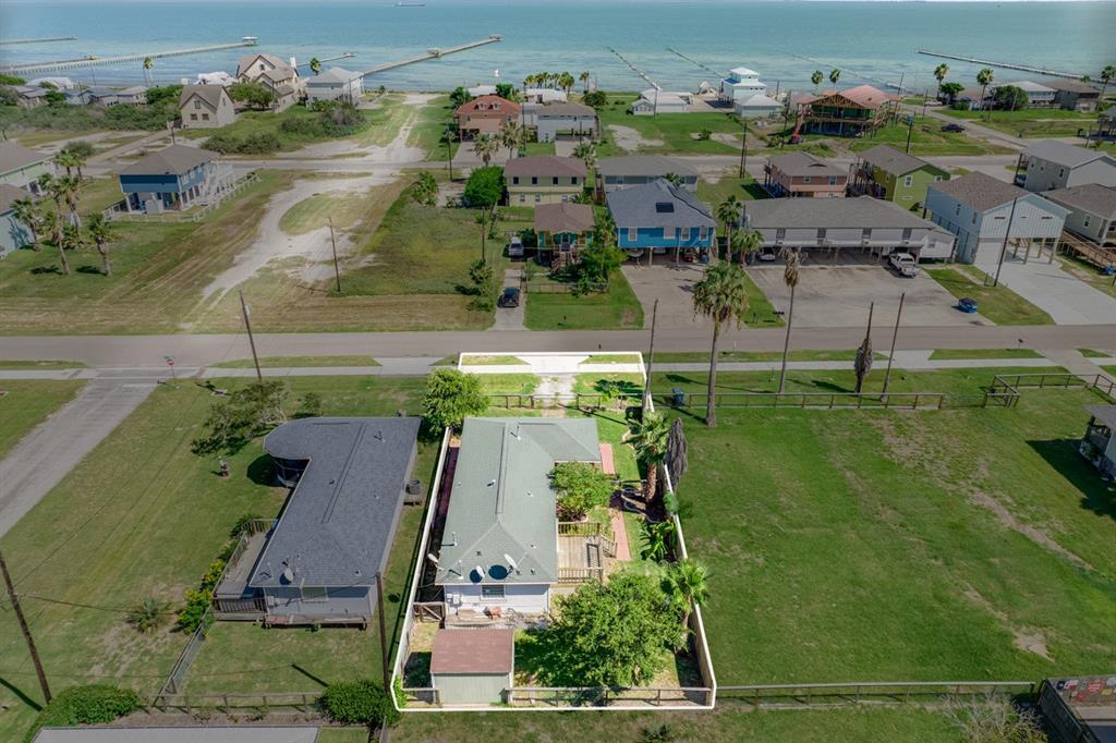 1307 S Live Oak Street , Rockport, Texas image 5