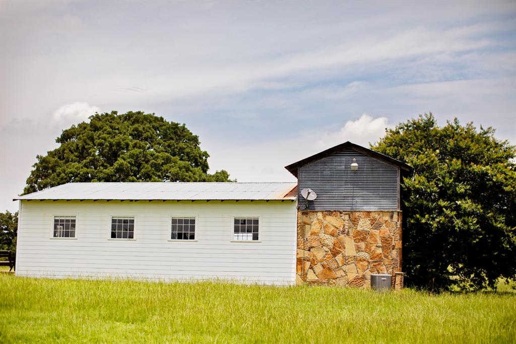 1994 An County Road 463  , Montalba, Texas image 32