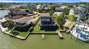 22 Tindel St, Clear Lake Shores, TX 77565