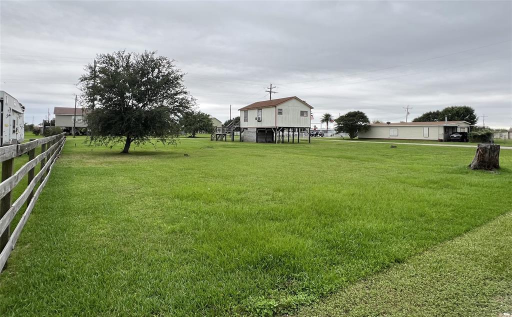 Back of properties, view of all lots.