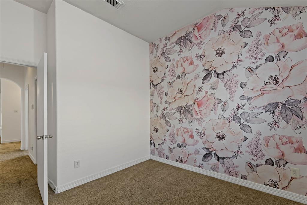 Beautiful wallpaper in one bedroom