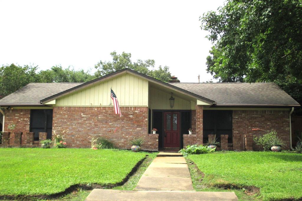 Welcome home to 319 Forest Lake Drive in Clear Lake Forest