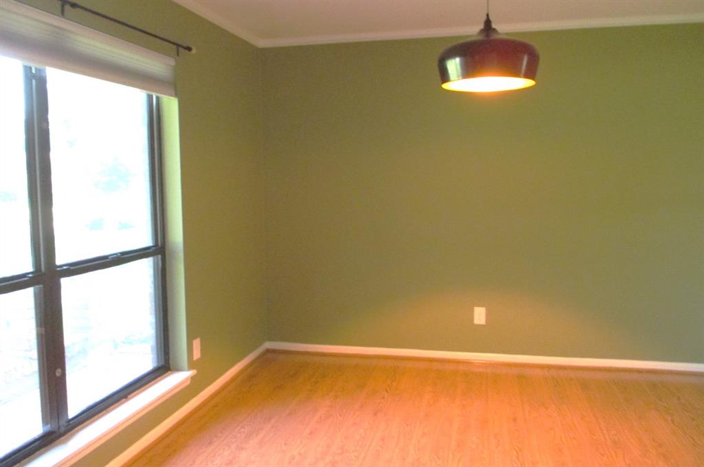 Formal Dining right off kitchen and formal Living, A blank slate to make it your own. Notice the crown molding,