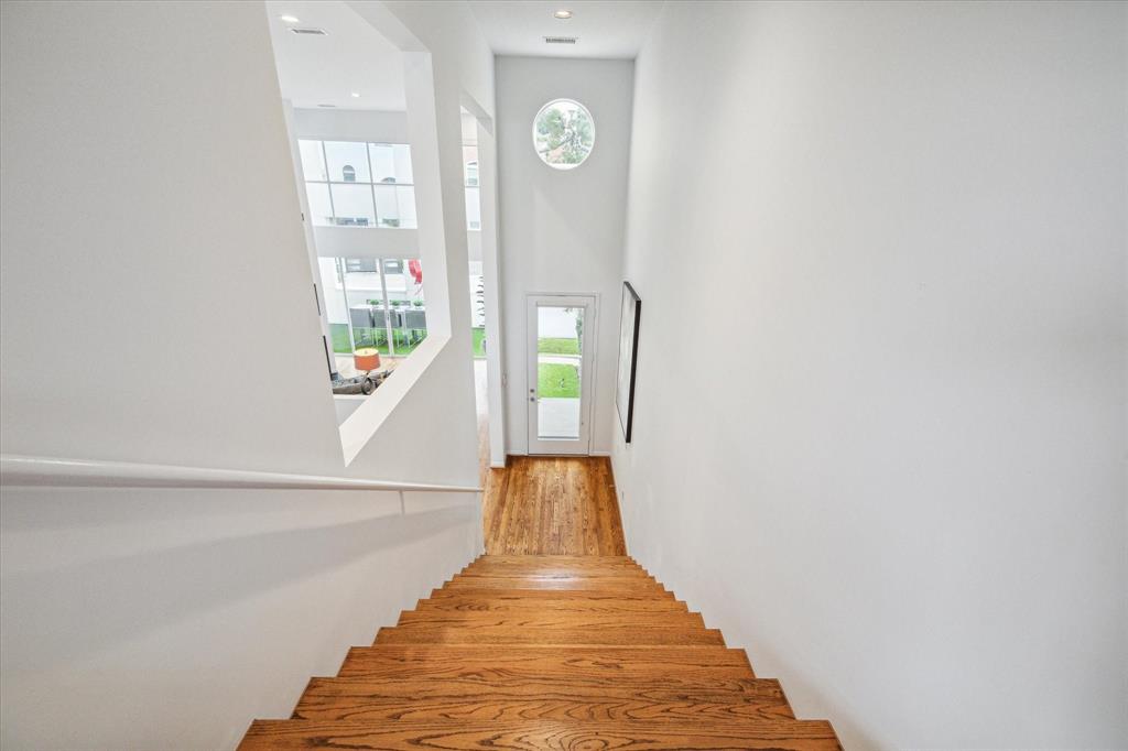 These are the beautiful hardwoods leading to the front door.