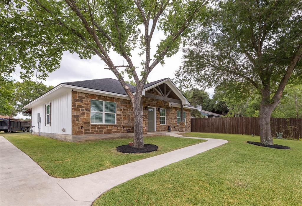 2102 Cary Circle , Bryan, Texas image 4