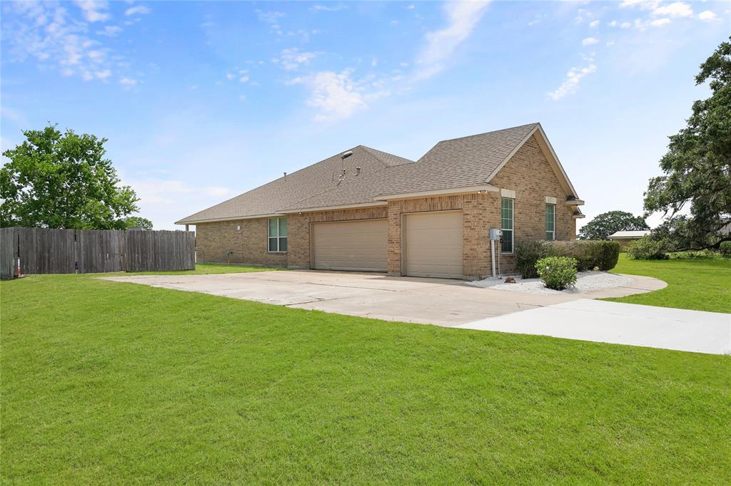 1132 Quarter Horse Trail , Angleton, Texas image 6