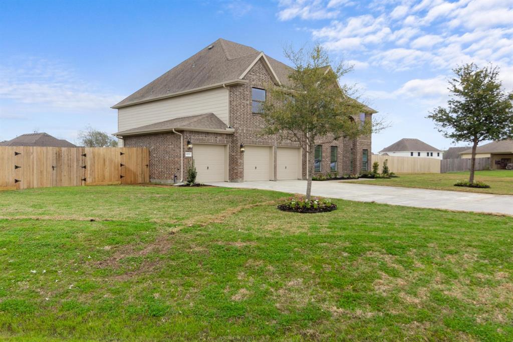 14718 Parkview Court , Beach City, Texas image 4