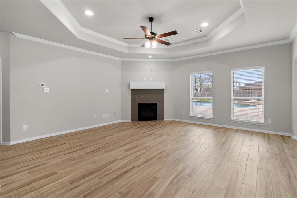 Gorgeous Tray ceiling