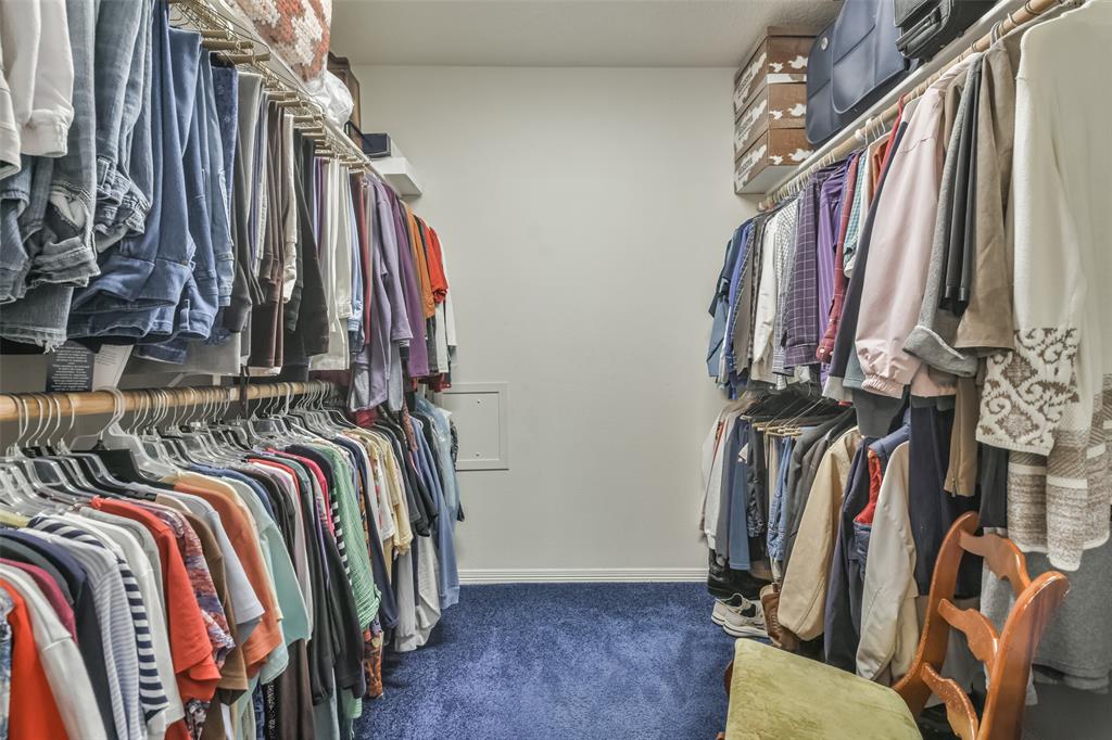 Walk-in closet