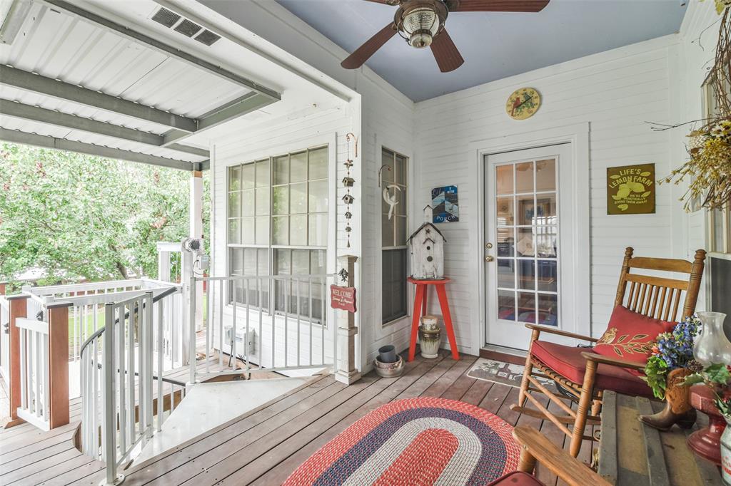 Back porch - 2nd floor - Great sitting area!