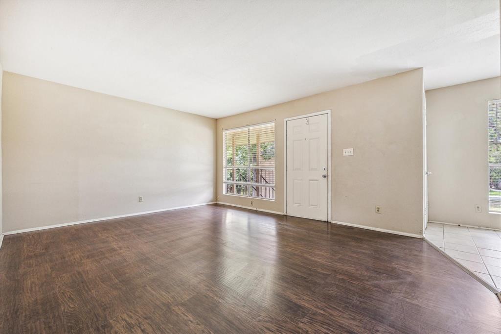 Spacious living room