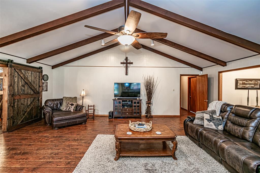 Tall vaulted ceilings in living room.