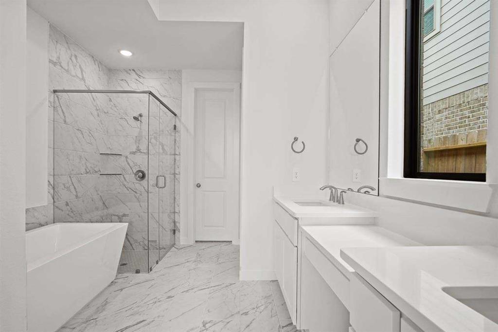 His and hers sinks with a vanity area