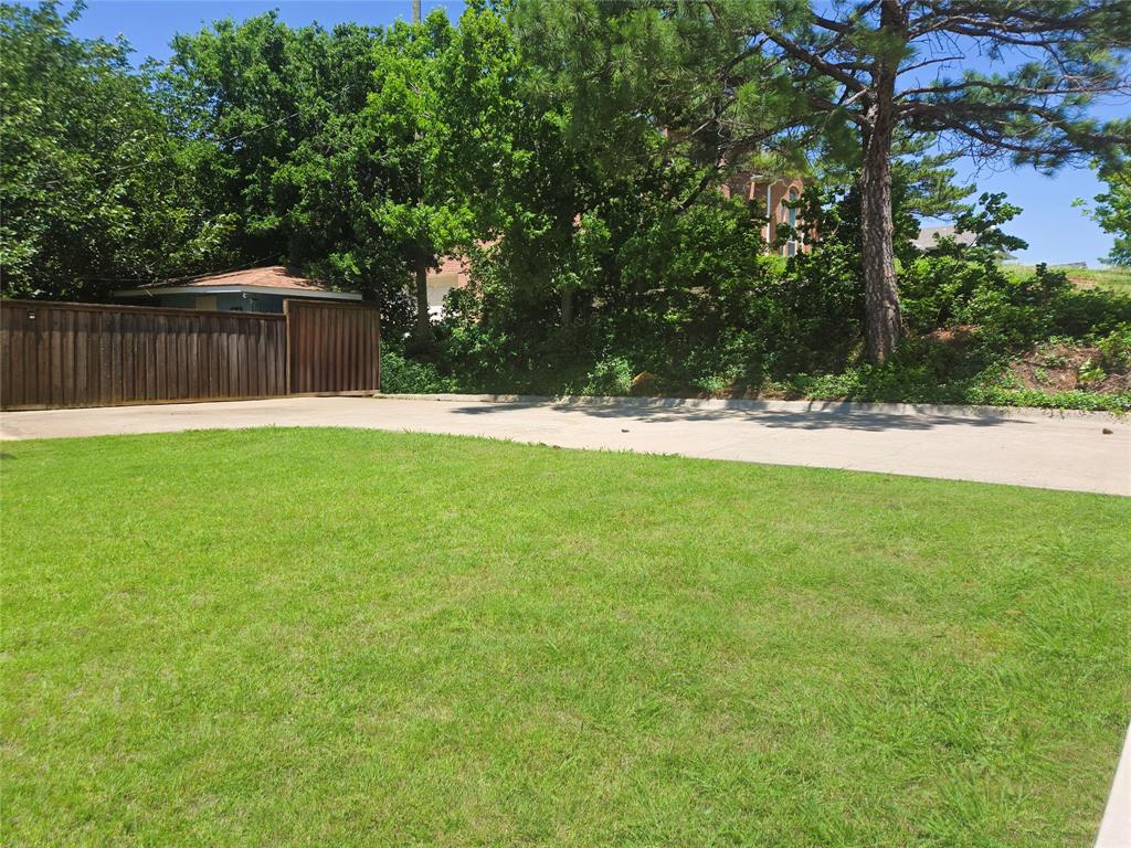 LARGE driveway with direct access to the home.