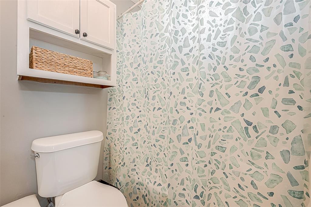 The primary bathroom features a tub/shower combo adding convenience to your daily routine.