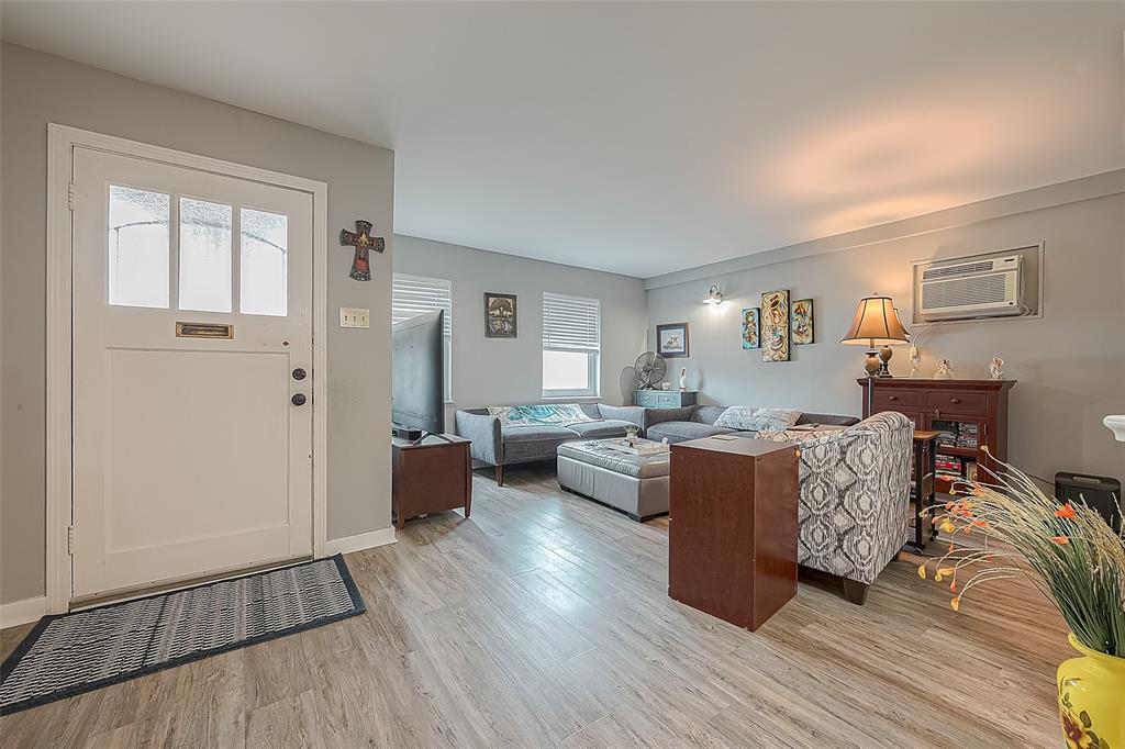 Upon entering the unit you are greeted by the open layout that creates a sense of space, light, and connectivity between the different areas.