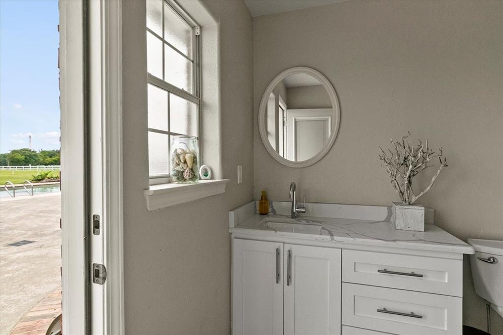 Outdoor bathroom to use after the pool