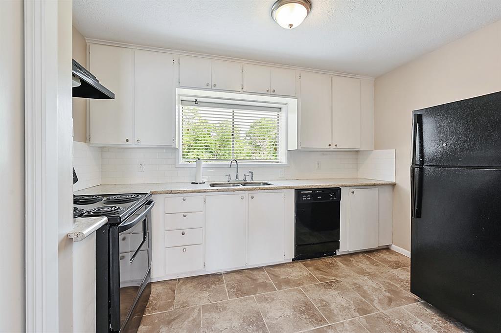 Full kitchen in the apartment