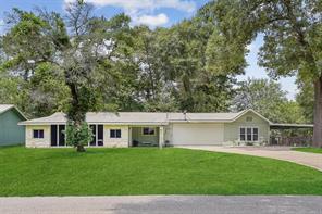 360 Governor Wood Dr, Point Blank, TX 77364