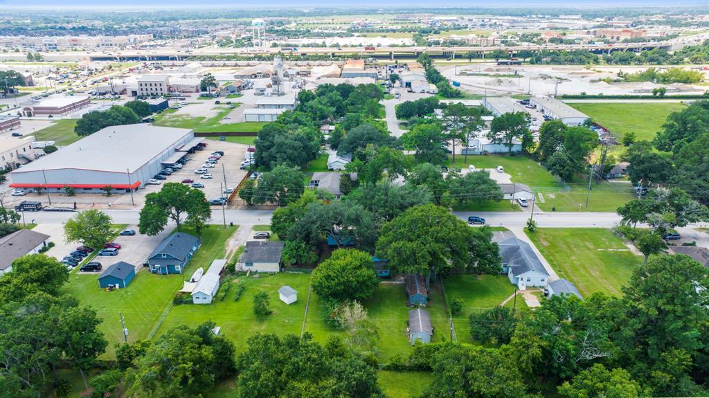 Additional view showing proximity of property to I-10.