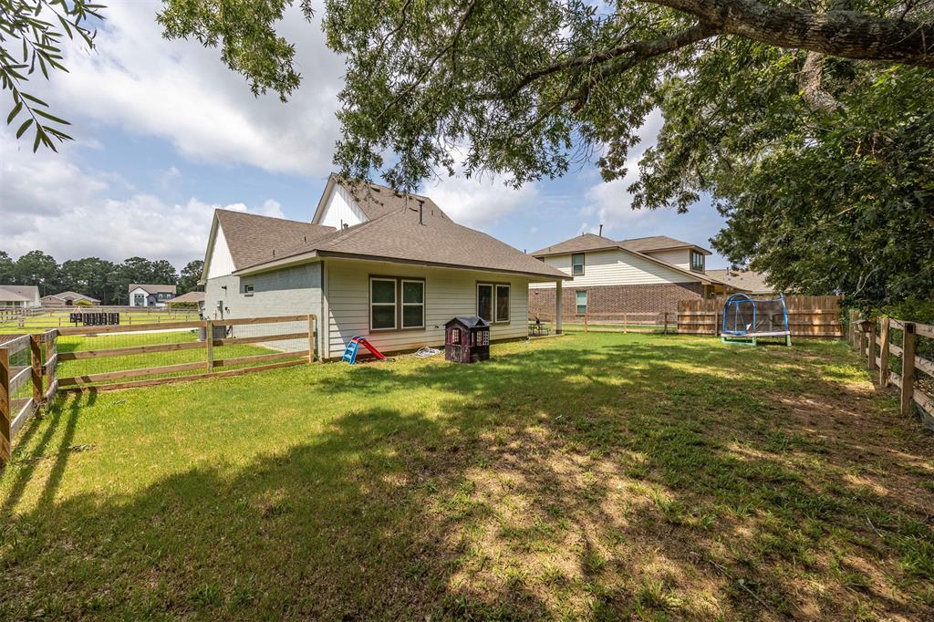 305 Lakeway Circle , Anahuac, Texas image 13