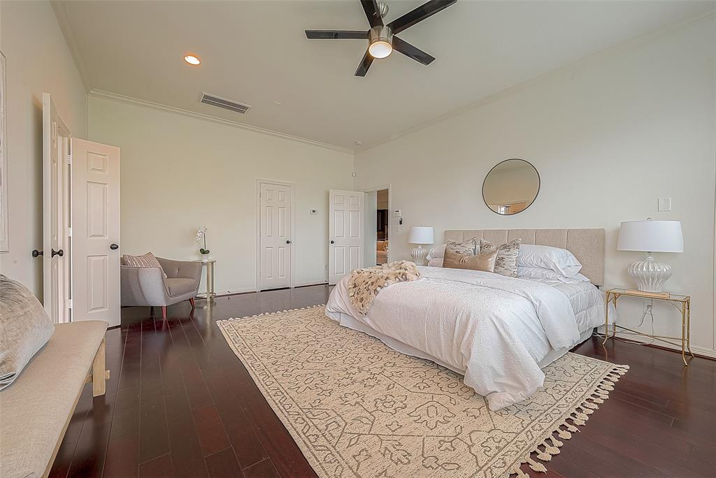 Gorgeous Master Bedroom-Owners Retreat