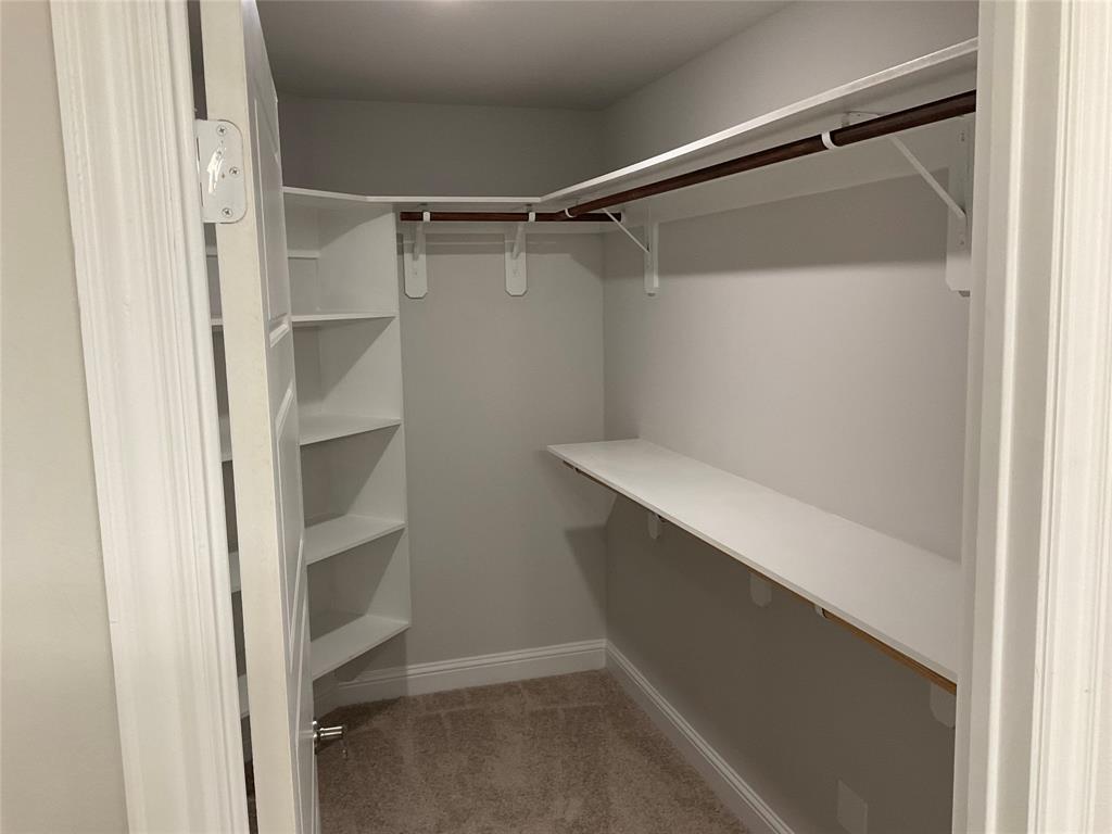 Large Master Walk in Closet