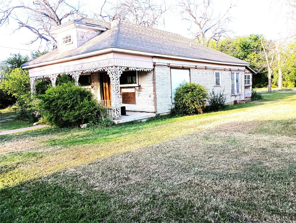 208 N Neches Street , Coleman, Texas image 8