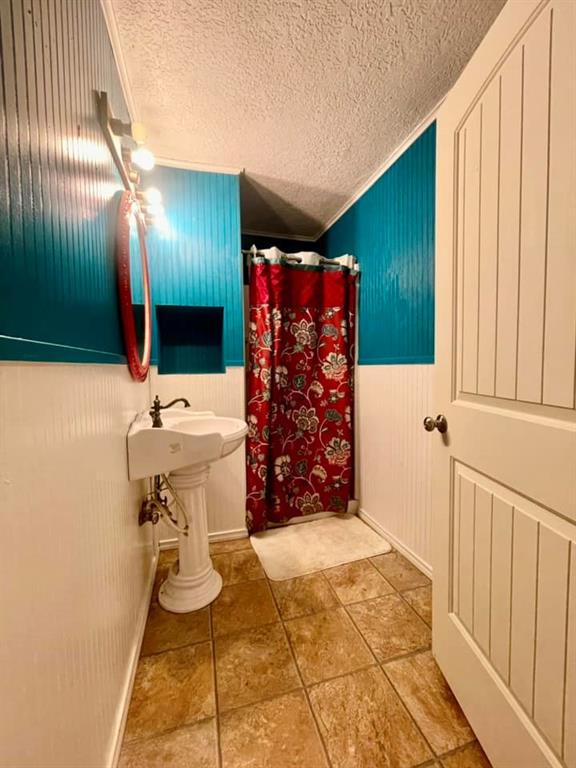 2nd Bathroom