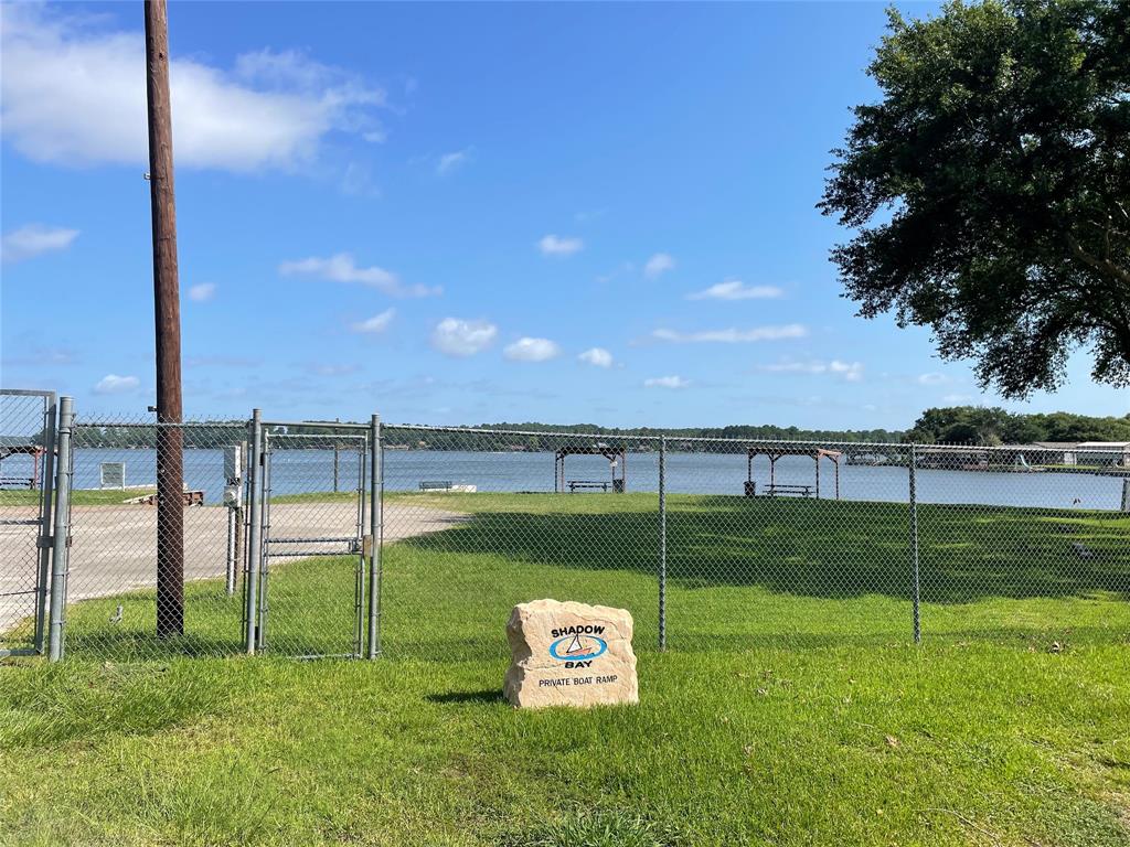 Boat launch in Shadow Bay