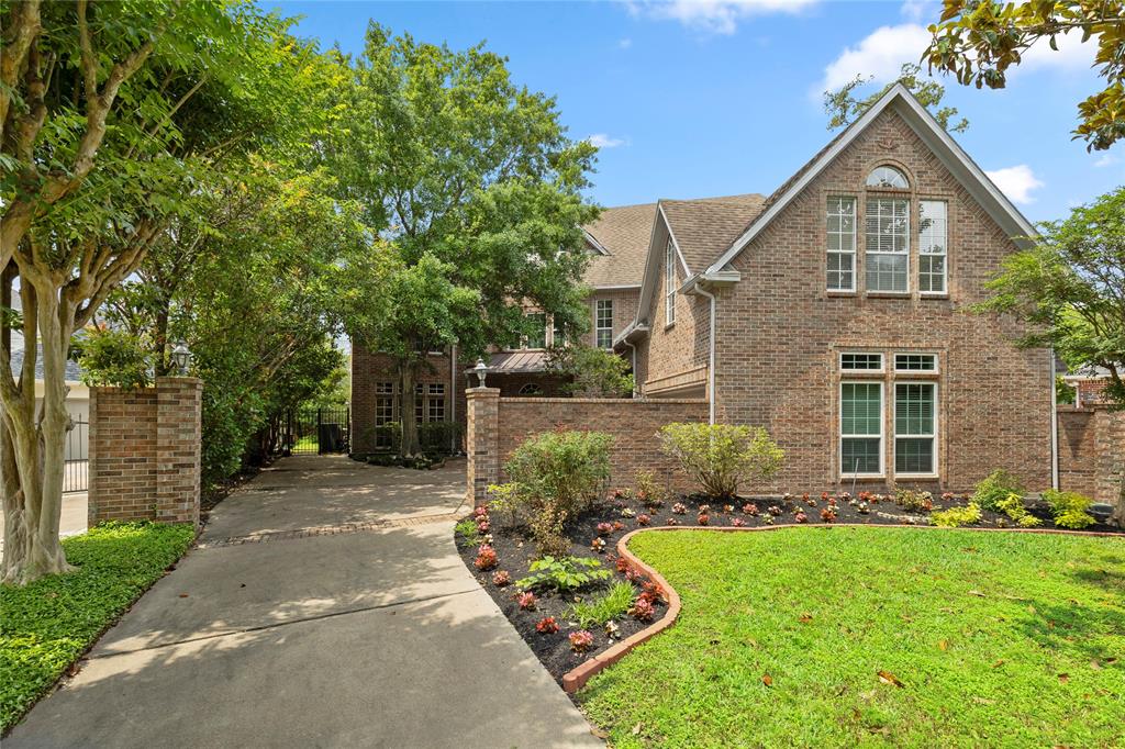 33 Inverness Park Way