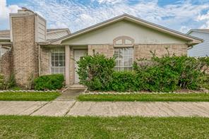 6533 S Briar Bayou Dr, Houston, TX 77072