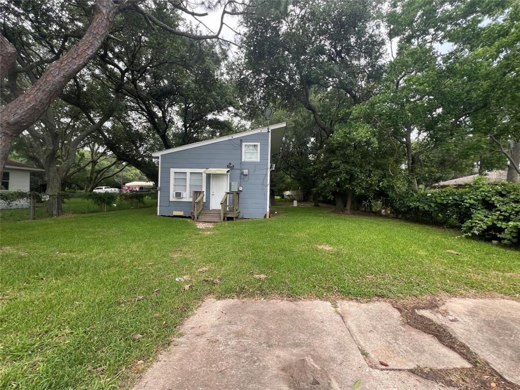 2504 4th Ave