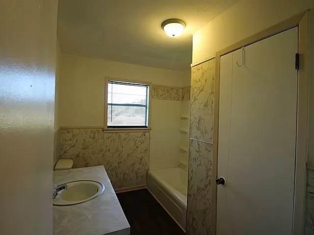 Secondary House Bathroom