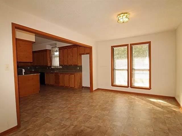 Main House -View from dining area into kitchen