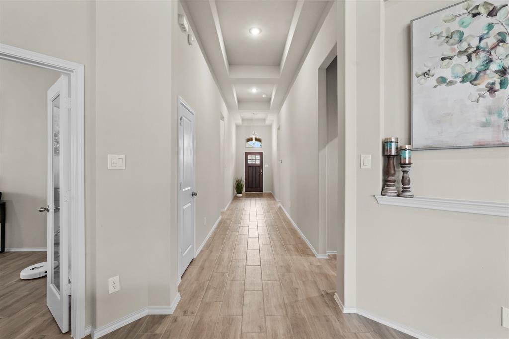 Long, extended entry way makes the home super inviting to walk into!