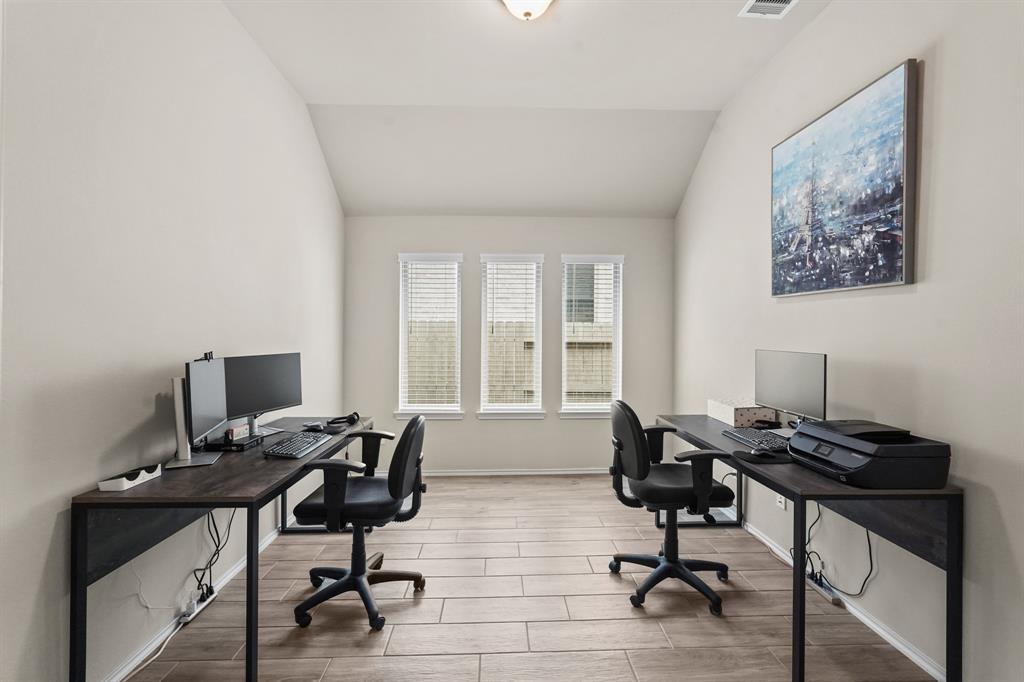 16x10 - Enjoy the luxury and comfort of working from home in this super spacious office!