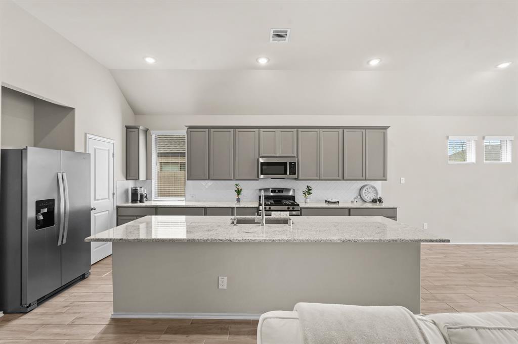 Imagine entertaining right from this kitchen!