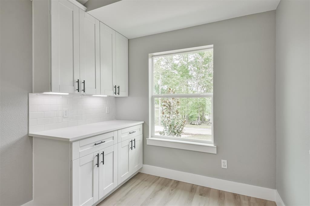 Breakfast table area features more storage!