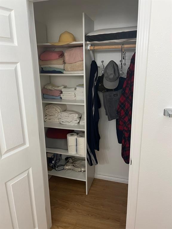 WALK IN PRIMARY CLOSET