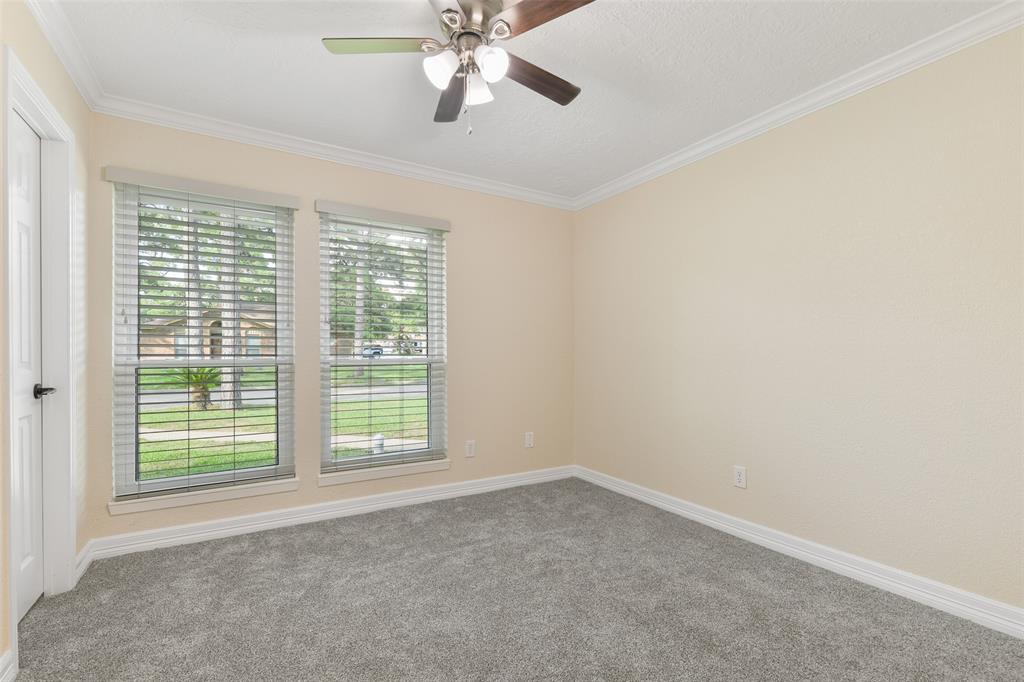 Secondary bedroom with thick high end carpet ~