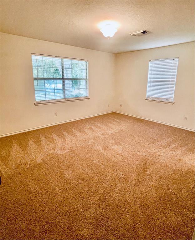 Large spacious primary bedroom