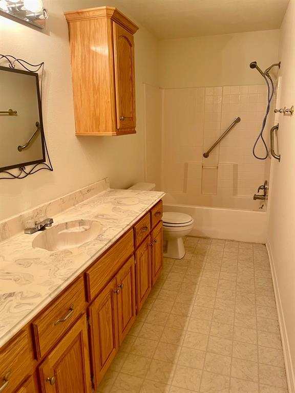 Secondary bathroom