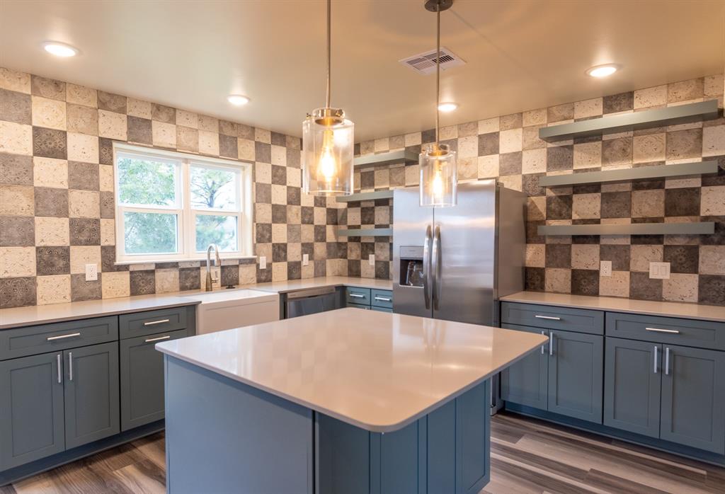 Imagine having your friends over gathering in this kitchen and enjoying the holidays....