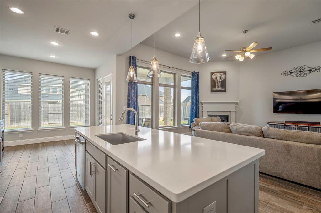 Whether it\'s a simple night in or entertaining family and friends, this home has ample open space for everyone to enjoy! The open concept living room and kitchen makes for a great way to keep the party going and never miss a beat! *This photo has been virtually staged