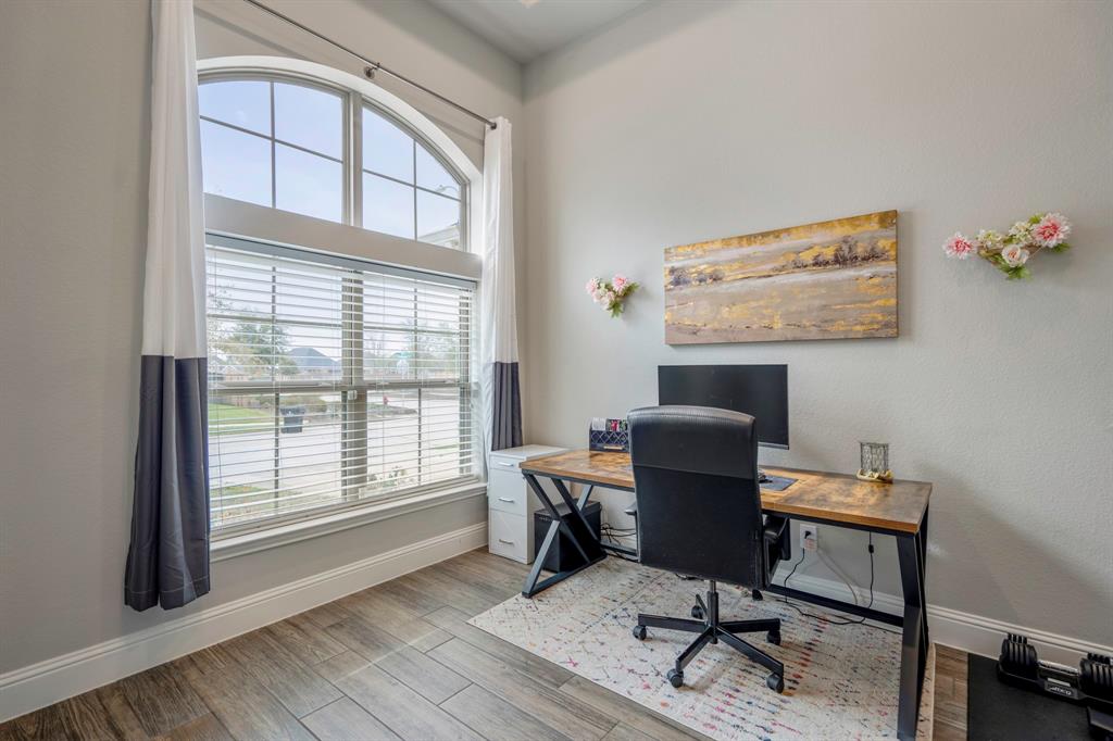 Come and enjoy a day of leisure in this fabulous space! It\'s the perfect size for a media room, play room, or even a game room with the plush carpet, recessed lighting, and ceiling fan!