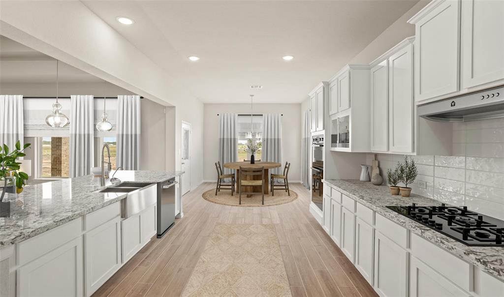 Gorgeous lighting in kitchen