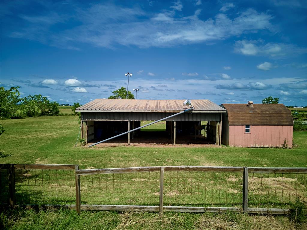 27924 County Road 21  , Damon, Texas image 31