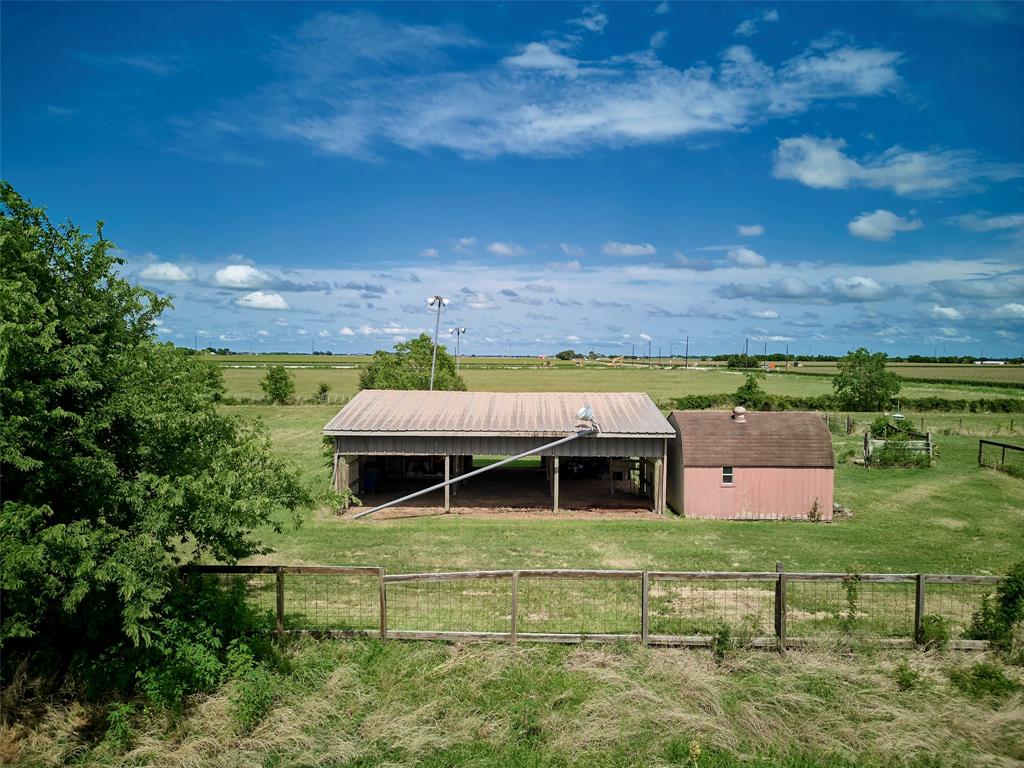 27924 County Road 21  , Damon, Texas image 32