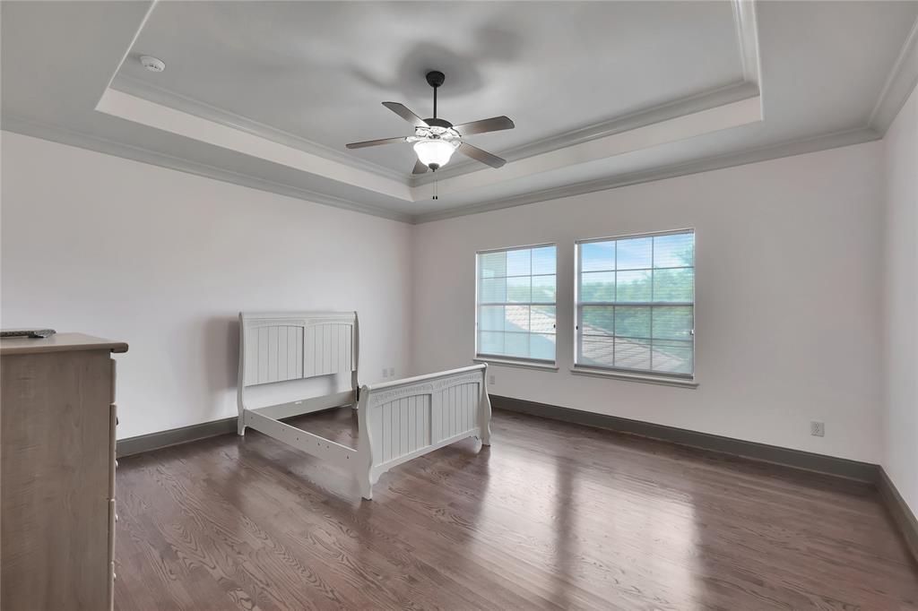 Full Private Bathroom off the Spacious Secondary Bedroom 7 with tub/shower and tile surround, granite counter tops and extended mirror